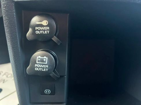 Used 2010 Chrysler Town & Country Touring Plus w/ Safetytec Group FWD image 51