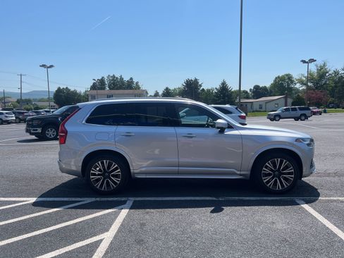 Used 2020 Volvo XC90 T6 Momentum AWD/4WD image 7