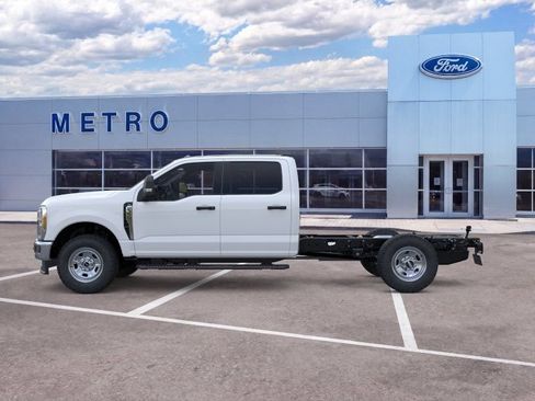 New 2026 Ford F350 XL w/ XL Chrome Package AWD/4WD image 4