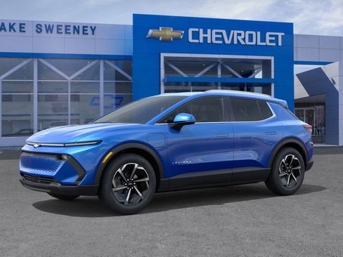 New 2026 Chevrolet Equinox EV LT image 2