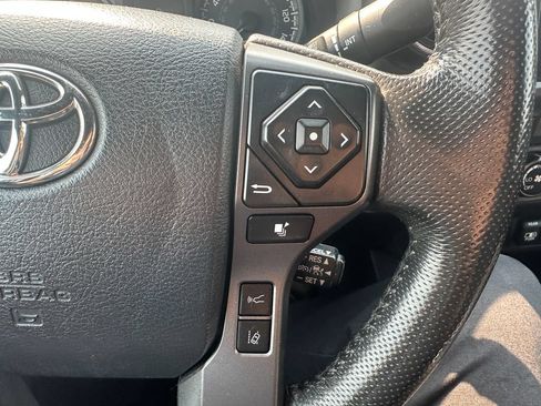 Used 2019 Toyota Tacoma TRD Off-Road w/ Technology Package AWD/4WD image 20
