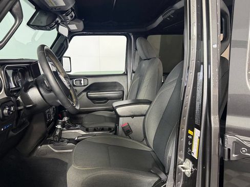 Used 2024 Jeep Wrangler Unlimited AWD/4WD image 20