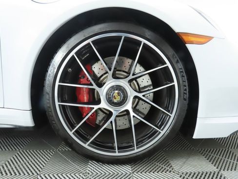 Used 2018 Porsche 911 Turbo image 32