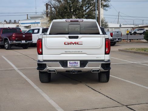 Used 2022 GMC Sierra 1500 SLT image 8