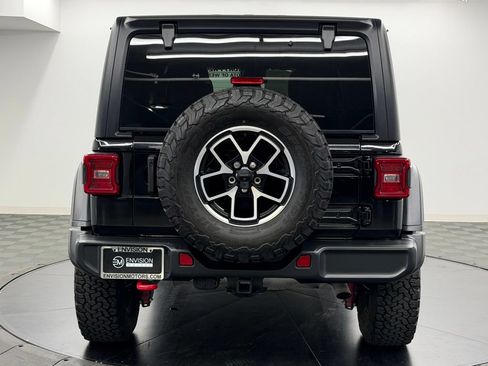 Used 2024 Jeep Wrangler Unlimited Rubicon AWD/4WD image 11