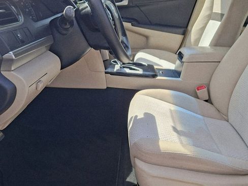 Used 2012 Toyota Camry LE image 9