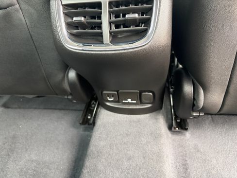 Used 2019 Chevrolet Malibu Premier w/ Sun and Wheel Package FWD image 16
