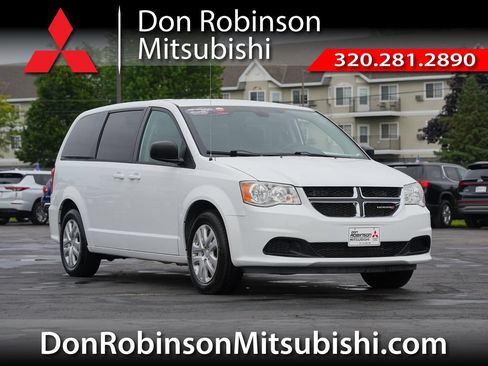 Used 2018 Dodge Grand Caravan SE w/ UConnect Hands-Free Group FWD image 1