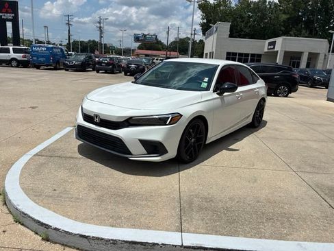 Used 2023 Honda Civic Sport image 3