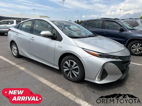 Used 2019 Toyota Prius Prime Plus w/ Carpet Mat Package FWD image 16