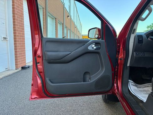 Used 2014 Nissan Frontier PRO-4X AWD/4WD image 6