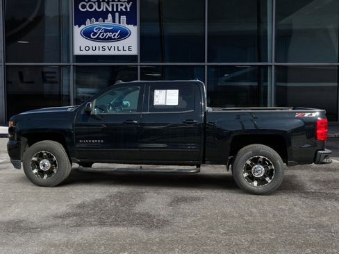 Used 2018 Chevrolet Silverado 1500 LT w/ All Star Edition AWD/4WD image 6