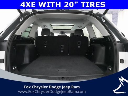 Used 2023 Jeep Grand Cherokee 4WD 4xe image 10