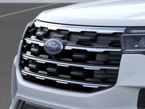 Used 2026 Ford Explorer Active AWD/4WD image 17