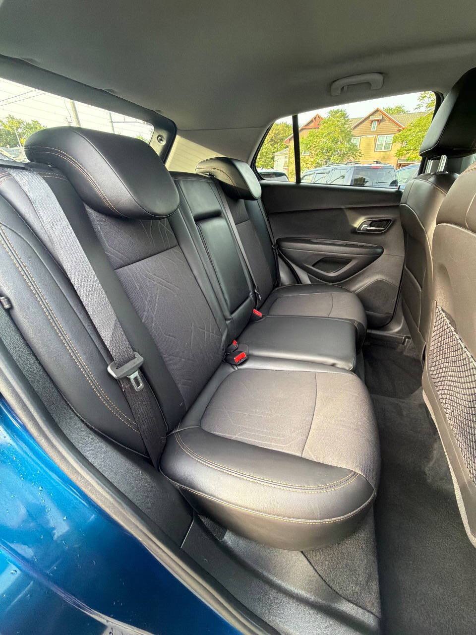 Used 2020 Chevrolet Trax LT w/ LT Convenience Package FWD image 38