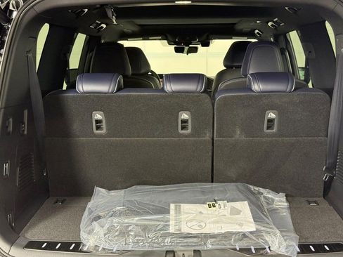 New 2026 INFINITI QX80 4WD image 8