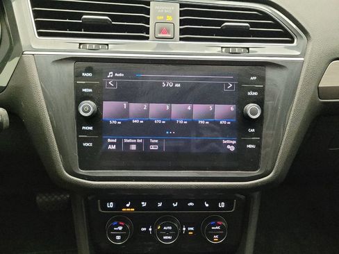 Used 2019 Volkswagen Tiguan SE AWD/4WD image 25