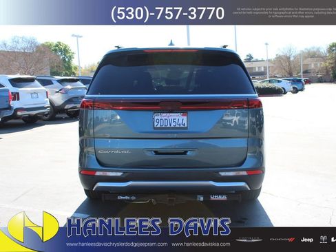 Used 2022 Kia Carnival SX image 8