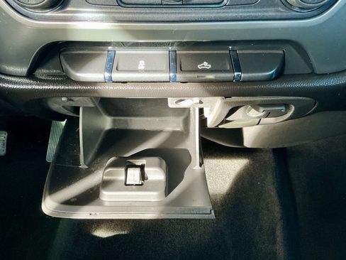 Used 2018 Chevrolet Silverado 1500 LT w/ All Star Edition image 34