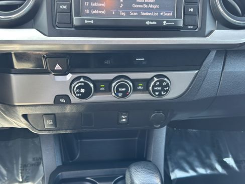 Used 2016 Toyota Tacoma SR5 w/ SR5 Appearance Package (SN) RWD image 28