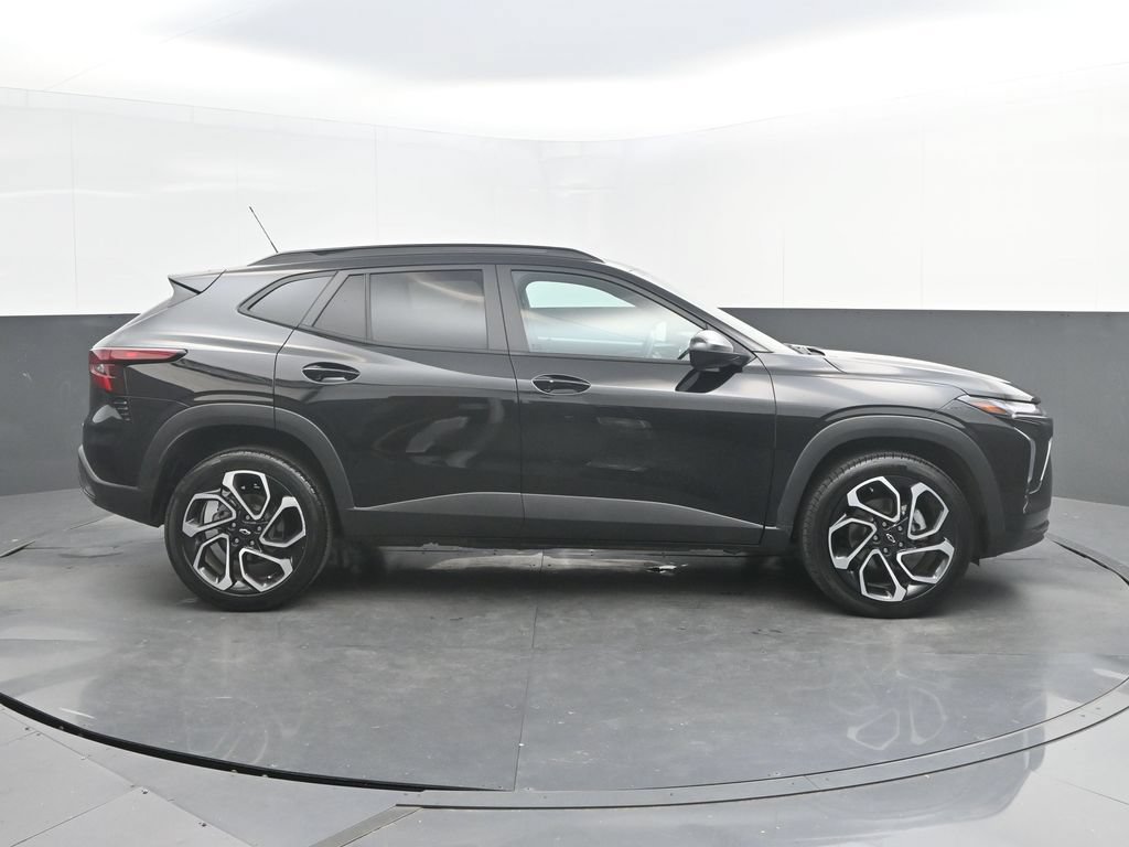 Used 2025 Chevrolet Trax RS w/ Driver Confidence Package FWD image 8