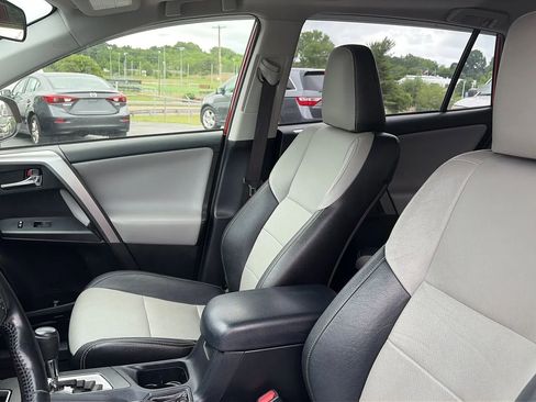 Used 2016 Toyota RAV4 XLE AWD/4WD image 29