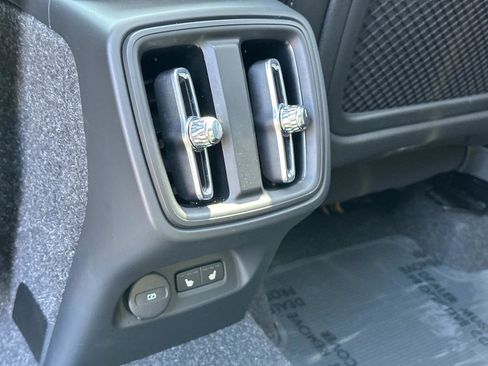 Certified 2025 Volvo XC40 B5 Plus w/ Climate Package image 22