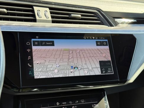 Used 2024 Audi Q8 e-tron Premium image 19