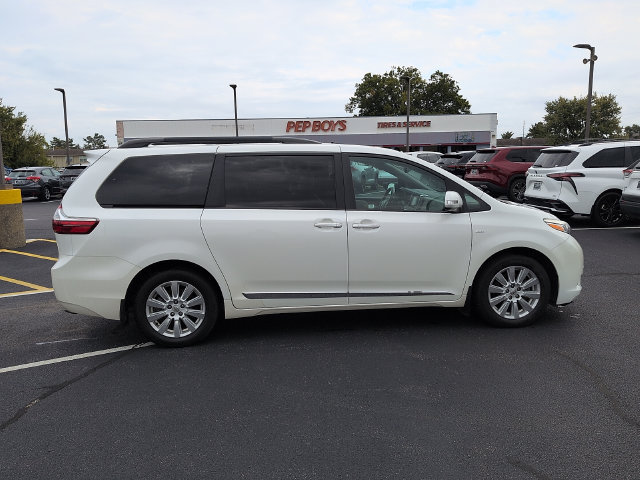 Used 2017 Toyota Sienna Limited AWD/4WD image 8