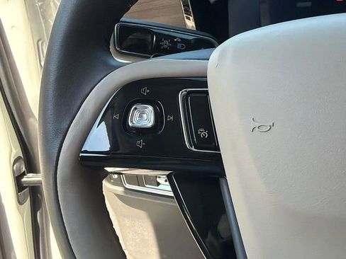 Used 2024 Lincoln Corsair Grand Touring image 27