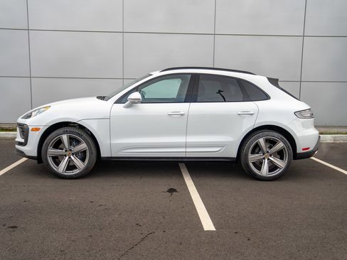 New 2026 Porsche Macan image 2