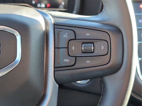 Used 2023 GMC Yukon SLT w/ SLT Premium Package image 29