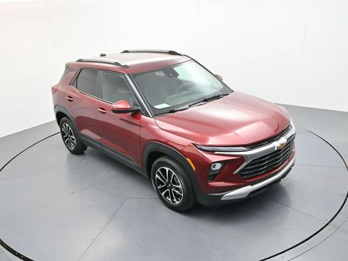 Used 2025 Chevrolet TrailBlazer LT FWD image 17