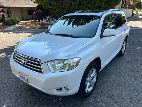 Used 2010 Toyota Highlander Limited FWD image 3