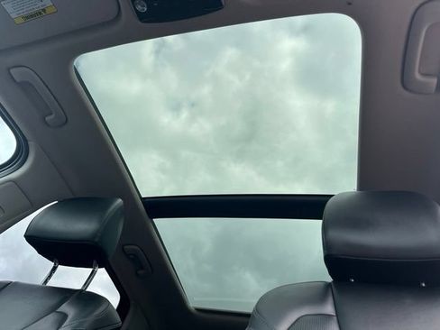 Certified 2025 Kia Sorento S w/ Panoramic Sunroof Package AWD/4WD image 20