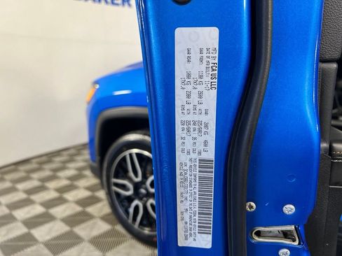 Used 2018 Jeep Compass Latitude w/ Popular Equipment Group AWD/4WD image 34