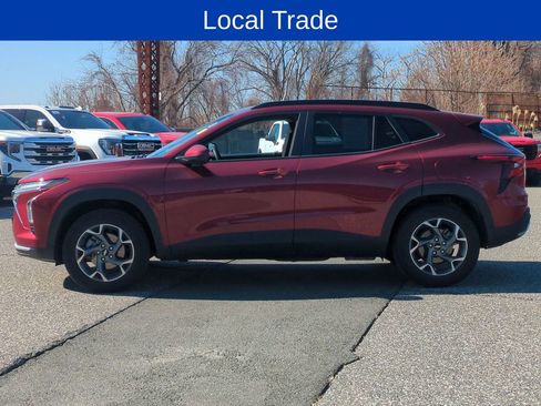 Certified 2024 Chevrolet Trax LT w/ Driver Confidence Package image 6