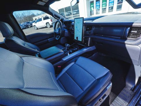 Used 2022 Ford F150 Lightning Lariat image 43