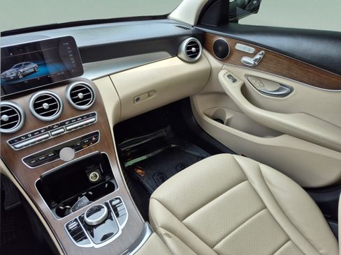 Used 2020 Mercedes-Benz C 300 4MATIC Sedan image 16