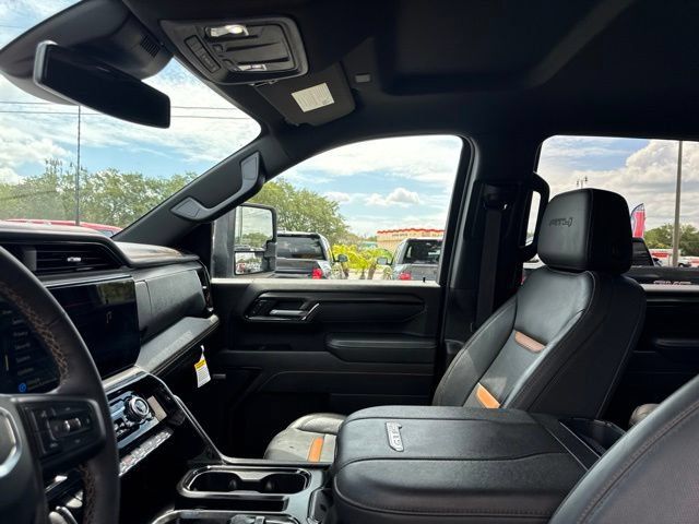 Used 2025 GMC Sierra 2500 AT4 AWD/4WD image 27