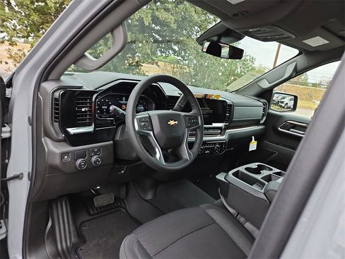 Used 2024 Chevrolet Silverado 1500 LT w/ Protection Package image 10
