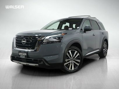 Used 2022 Nissan Pathfinder Platinum w/ Lighting Package (N92)
