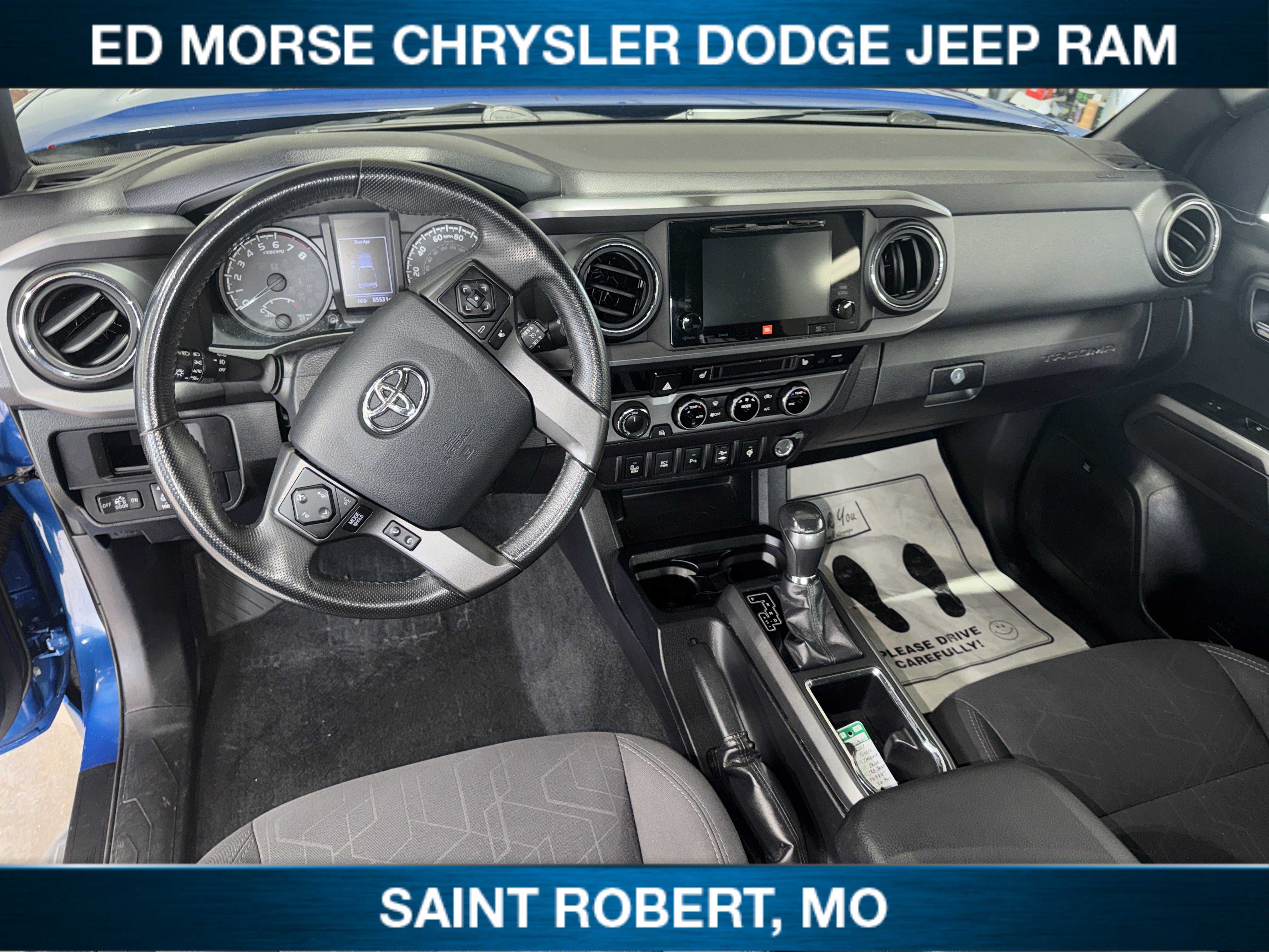 Used 2017 Toyota Tacoma TRD Sport AWD/4WD image 4