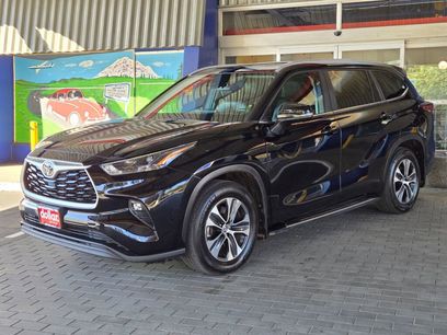 Used 2024 Toyota Highlander XLE