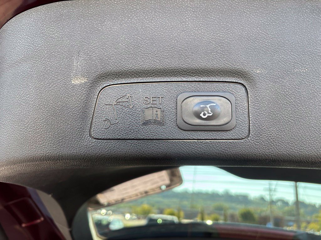 Used 2019 Lincoln MKC Select w/ Select Plus Package FWD image 30