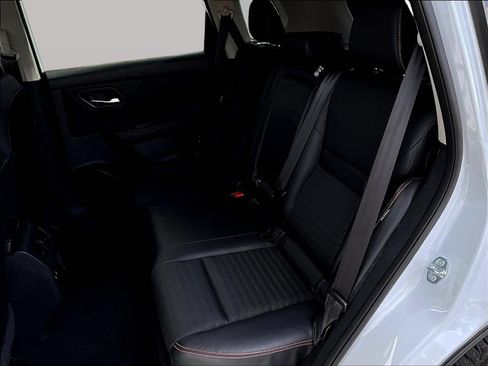 Certified 2025 Nissan Rogue SV AWD/4WD image 24