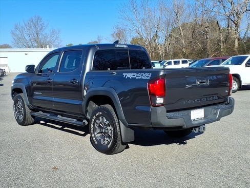 Used 2019 Toyota Tacoma TRD Off-Road image 9
