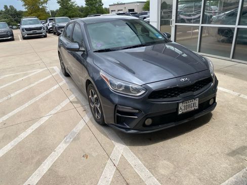 Used 2020 Kia Forte LXS FWD image 3
