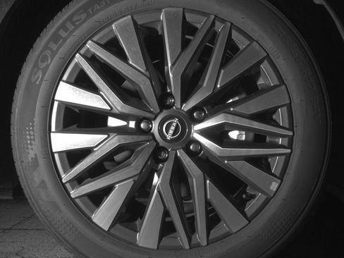 Used 2025 Nissan Altima 2.5 SV FWD image 13