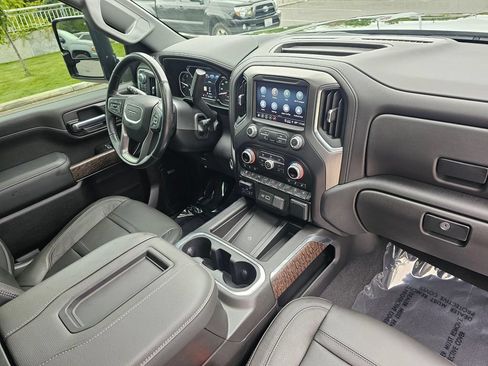 Used 2022 GMC Sierra 3500 Denali w/ Denali Black Diamond Edition AWD/4WD image 10